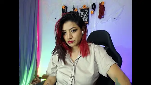 Snapshot of TAFITASLAVE chatting on 10-28-25, 10:31 TAFITASLAVE online show from 10-28-25, 10:31