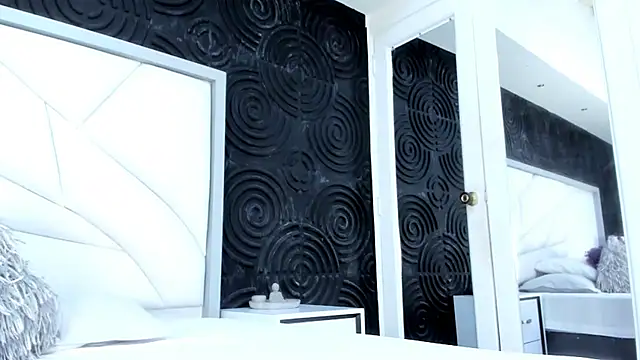 AbigailWilliams  online show from 10-20-25, 11:11