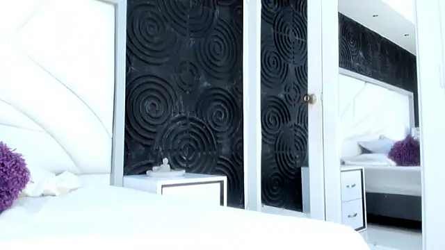 AbigailWilliams  online show from 11-04-25, 11:14