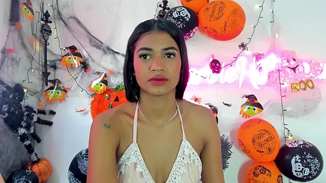 BarbieHotLaura online show from 10-26-25, 04:07