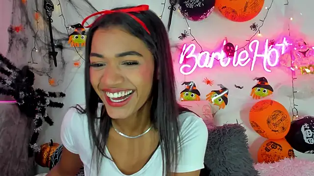 BarbieHotLaura online show from 10-22-25, 03:44