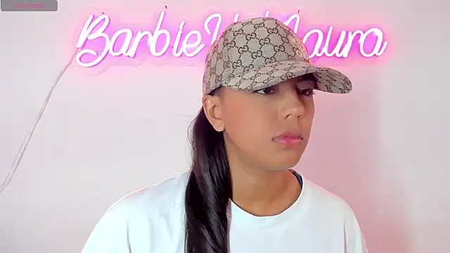 BarbieHotLaura online show from 03-20-25, 06:42