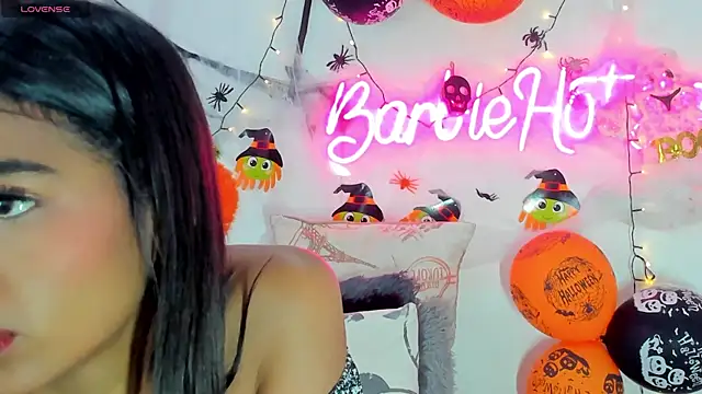BarbieHotLaura online show from 10-25-25, 02:39