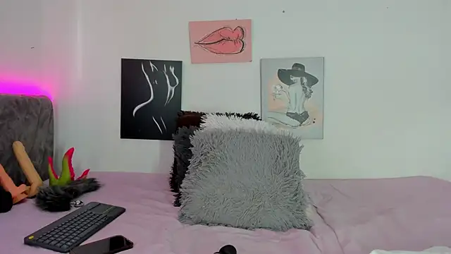 BarbieHotLaura online show from 11-29-25, 09:48