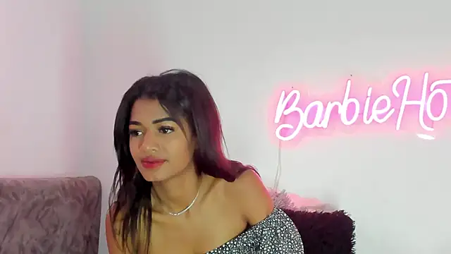 BarbieHotLaura online show from 10-10-25, 01:56