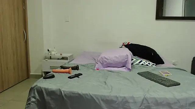 AnnieRoss69 online show from 02-04-25, 10:43