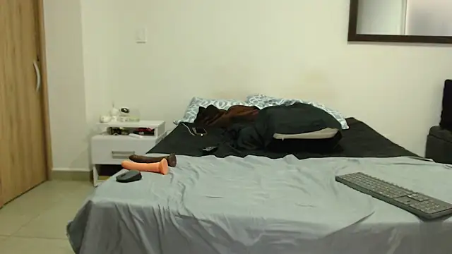 AnnieRoss69 online show from 09-30-25, 08:48