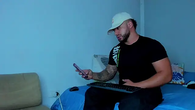 ToonyDee online show from 11-14-25, 03:54