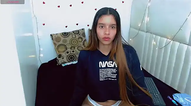 charlotte 0309 online show from 03-12-25, 04:51