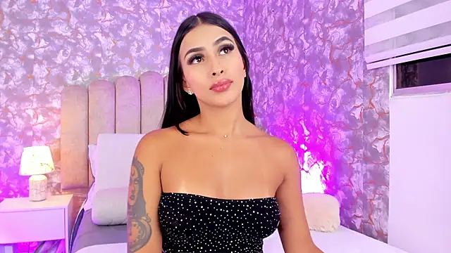 Snapshot of MiaTowson chatting on 10-16-25, 12:30 MiaTowson online show from 10-16-25, 12:30