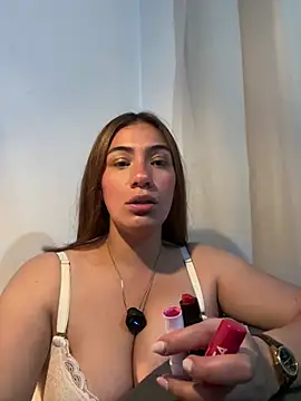 Snapshot of emmily_d chatting on 07-18-26, 07:44 emmily d online show from 07-18-26, 07:44