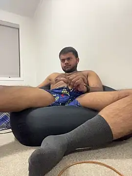 Snapshot of mr_AV chatting on 06-19-26, 10:43 mr AV online show from 06-19-26, 10:43