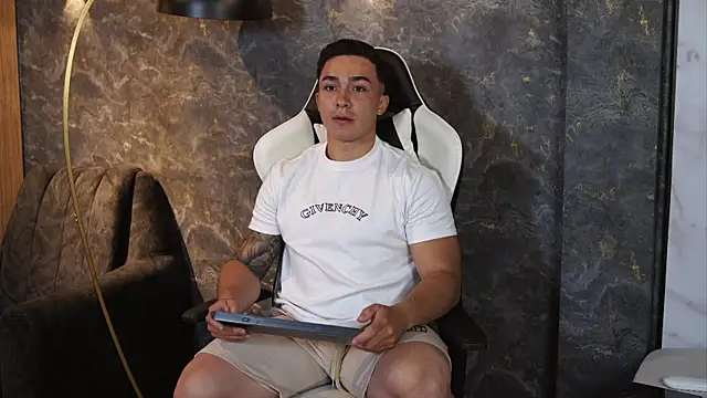 Ryan Hunt online show from 11-11-25, 07:58