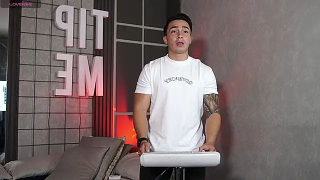 Ryan Hunt online show from 10-26-25, 06:30