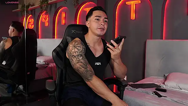 Ryan Hunt online show from 12-18-25, 01:15