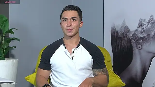 Ryan Hunt online show from 09-23-25, 06:15
