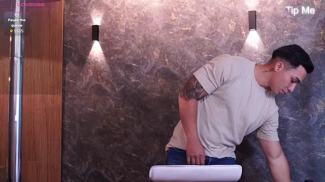 Ryan Hunt online show from 11-23-25, 03:44