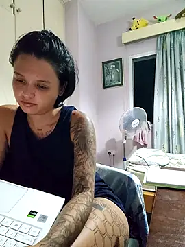 Snapshot of LorenRosse chatting on 09-10-25, 07:02 LorenRosse online show from 09-10-25, 07:02