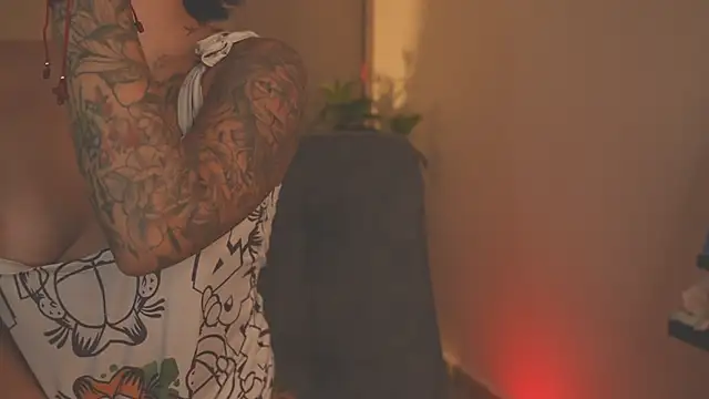 LorenRosse online show from 11-25-25, 12:22