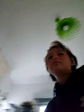 Snapshot of LorenRosse chatting on 10-13-25, 04:25 LorenRosse online show from 10-13-25, 04:25