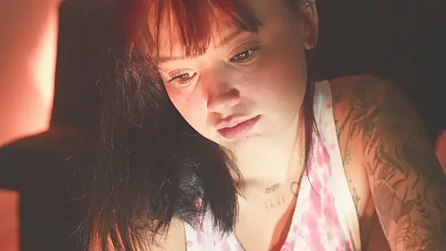 Snapshot of LorenRosse chatting on 06-28-26, 11:33 LorenRosse online show from 06-28-26, 11:33