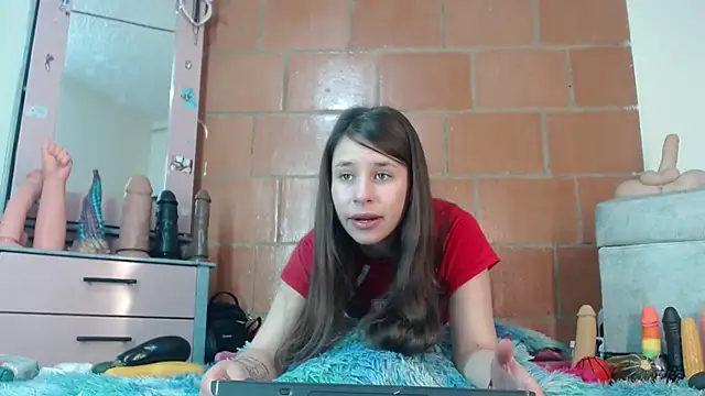 Snapshot of RubyEmerald chatting on 02-13-26, 12:05 RubyEmerald online show from 02-13-26, 12:05