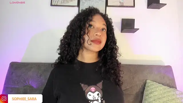 Snapshot of sara_sophieee chatting on 09-18-25, 03:37 sara sophieee online show from 09-18-25, 03:37