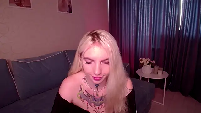 Snapshot of AnneTenet chatting on 09-17-25, 09:22 AnneTenet online show from 09-17-25, 09:22