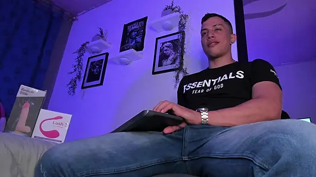 Snapshot of ThomsEvery_ chatting on 01-21-25, 03:04 ThomsEvery online show from 01-21-25, 03:04