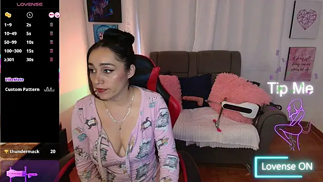 Snapshot of yeliana_sexxy chatting on 09-19-25, 11:36 yeliana sexxy online show from 09-19-25, 11:36