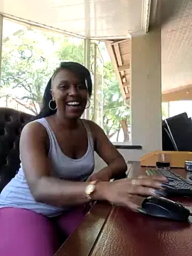 Snapshot of YourDreamLady22 chatting on 01-25-25, 11:02 YourDreamLady22 online show from 01-25-25, 11:02