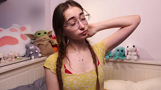 PollyBeev online show from 04-26-26, 07:16