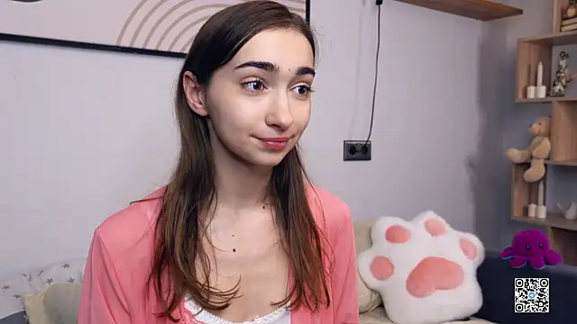 Snapshot of PollyBeev chatting on 11-06-25, 07:45 PollyBeev online show from 11-06-25, 07:45