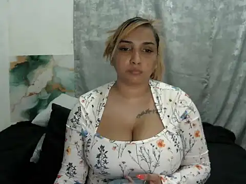 GORGEOUSLIPS online show from 04-29-26, 05:30