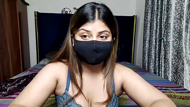Hoty-Shivangi online show from 05-24-26, 08:20