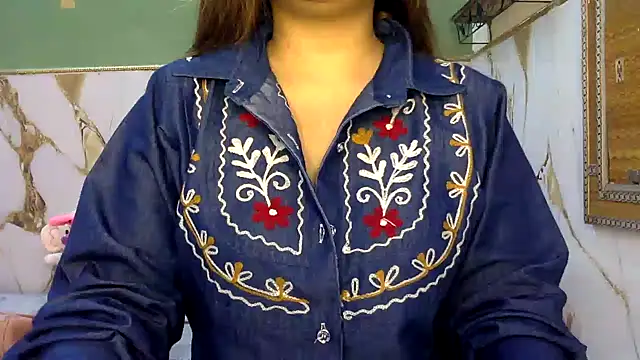 Snapshot of Hoty-Shivangi chatting on 10-18-25, 06:04 Hoty-Shivangi online show from 10-18-25, 06:04