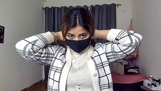 Hoty-Shivangi online show from 02-10-26, 03:55