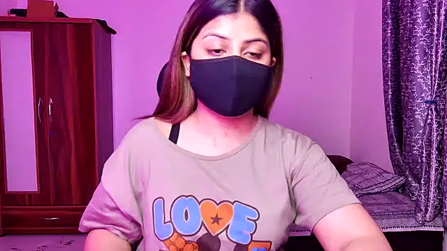 Hoty-Shivangi online show from 05-17-26, 10:21