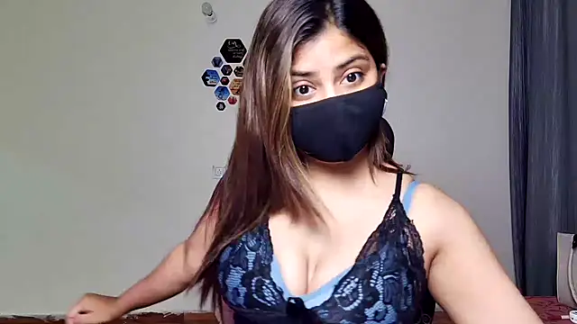 Hoty-Shivangi online show from 02-19-26, 05:10