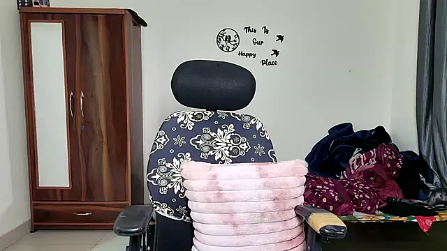 Hoty-Shivangi online show from 02-28-26, 10:53