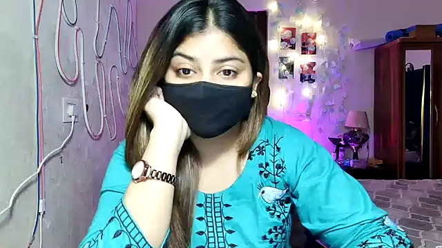 Snapshot of Hoty-Shivangi chatting on 07-17-26, 09:50 Hoty-Shivangi online show from 07-17-26, 09:50