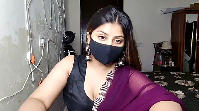 Snapshot of Hoty-Shivangi chatting on 06-24-26, 08:28 Hoty-Shivangi online show from 06-24-26, 08:28