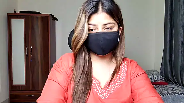 Hoty-Shivangi online show from 03-15-26, 07:43