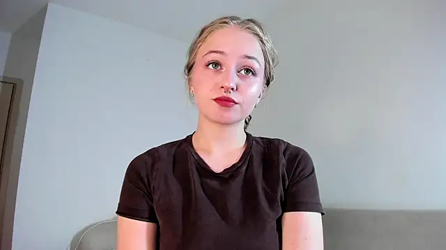 MiaMews online show from 11-12-25, 12:31