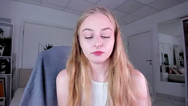 MiaMews online show from 02-06-26, 11:12