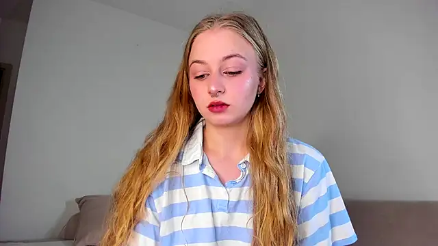 MiaMews online show from 11-11-25, 12:22