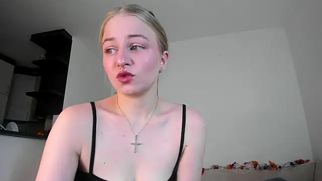 MiaMews online show from 12-05-25, 01:53