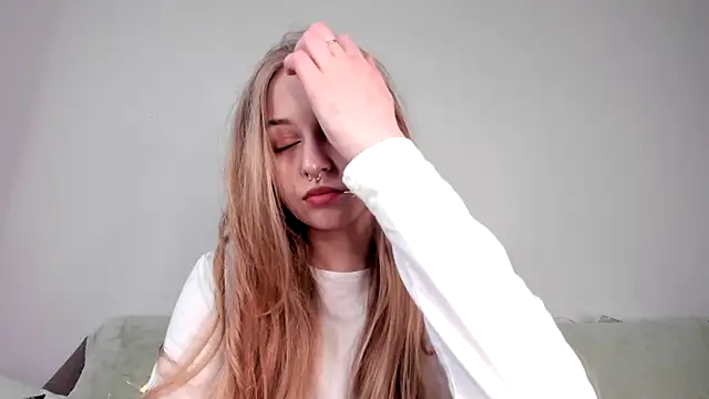 MiaMews online show from 03-12-26, 04:00