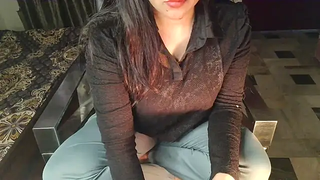 aarushi sharmaa online show from 02-12-26, 04:12