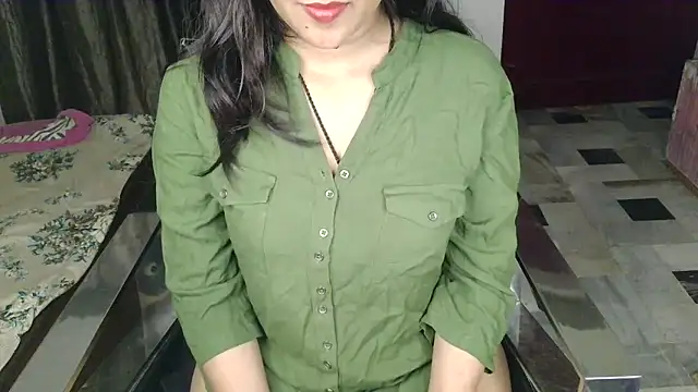 aarushi sharmaa online show from 11-21-25, 04:39